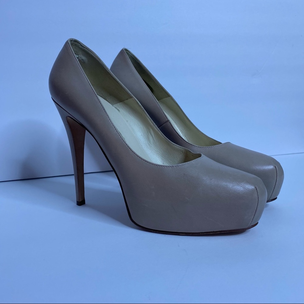 Brian Atwood Heel Platform Size 40 Nude